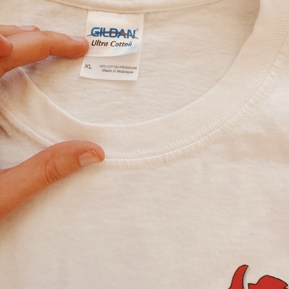 Gildan, Men’s Vintage Cream Short Sleeve Tee with Red Logo - Picture 2 of 5